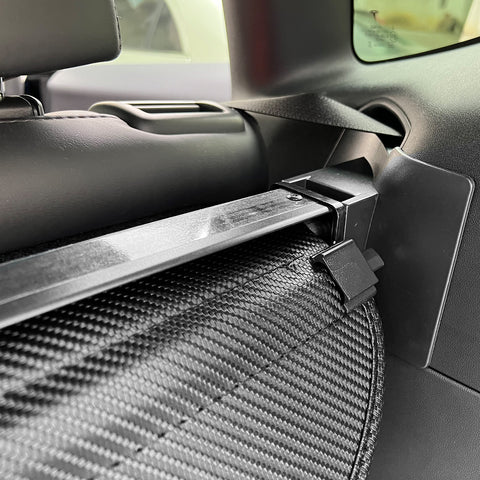 Rear Cargo Cover For Tesla For Model Y 2020-2022, Retractable Rear Trunk Security Cargo Cover Black PVC & Aluminum Alloy CF Texture Style